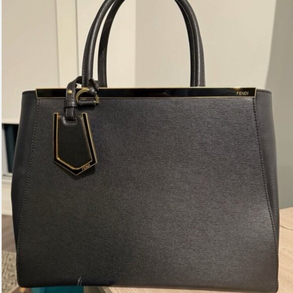 Genuine Fendi 2Jours Medium‑Large Tote Very Good Condition (Dust Bag Included) - Picture 11 of 13